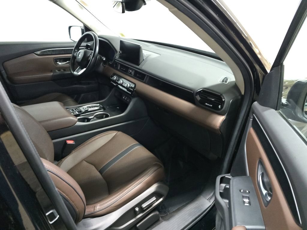 Used 2024 Honda Pilot Elite image 16