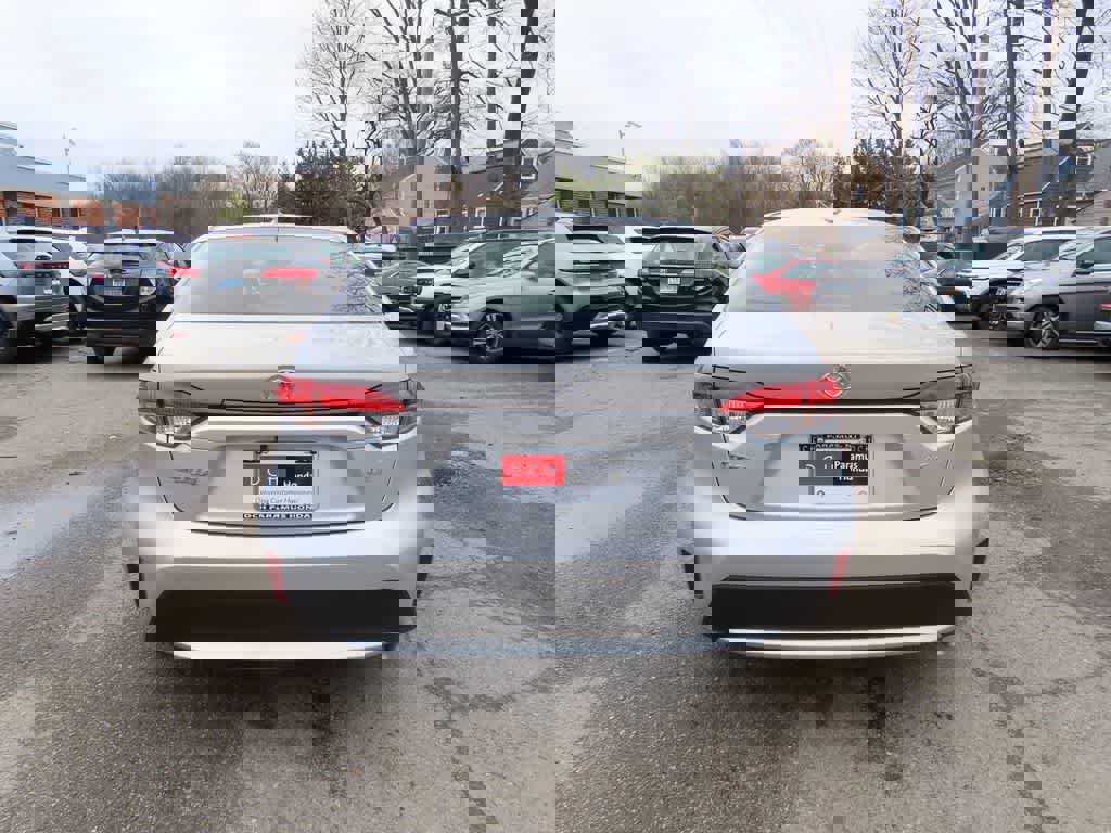 Used 2022 Toyota Corolla LE w/ Carpet Mat Package (TMS) image 5