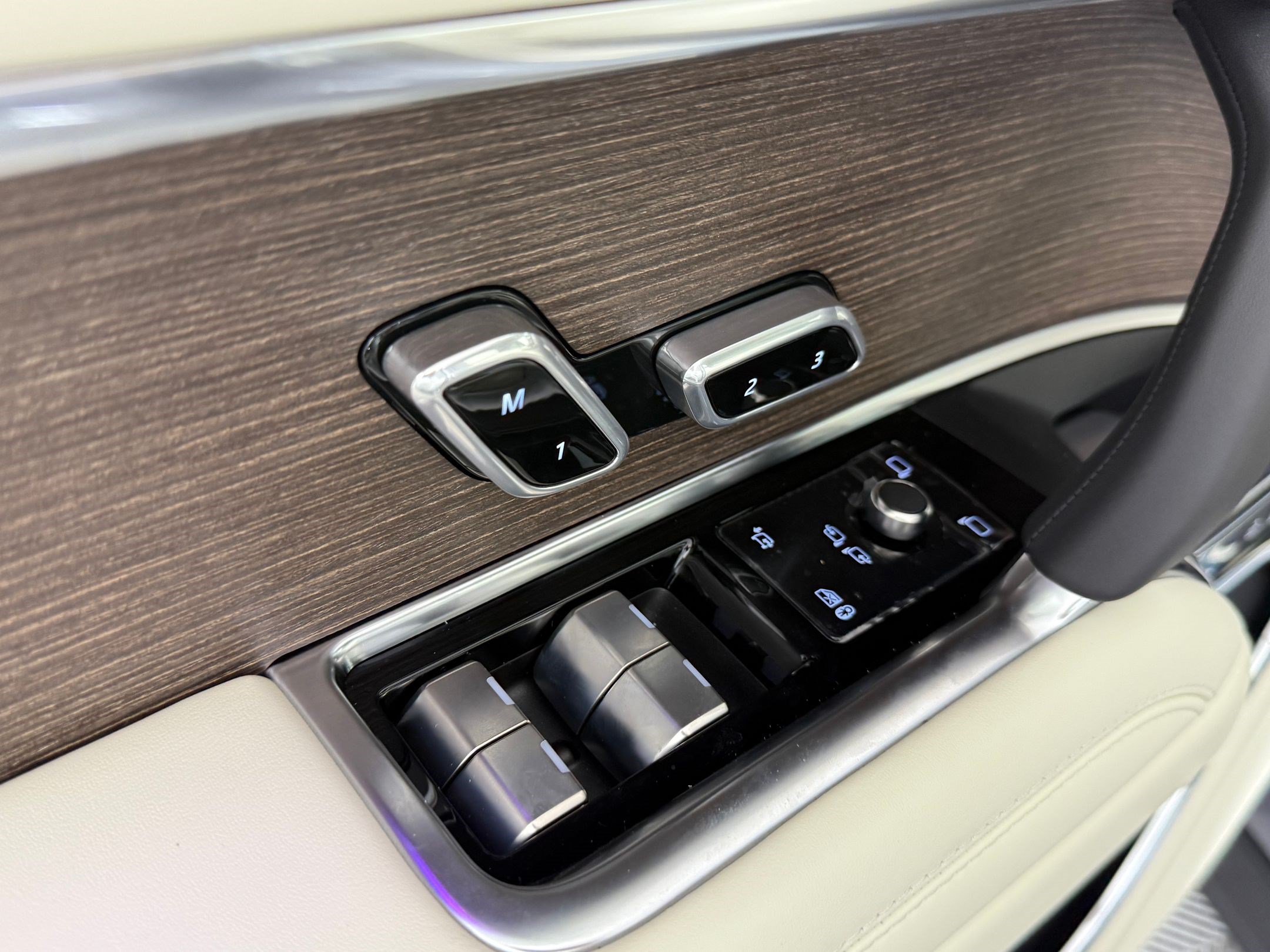 New 2026 Land Rover Range Rover SE AWD/4WD image 15