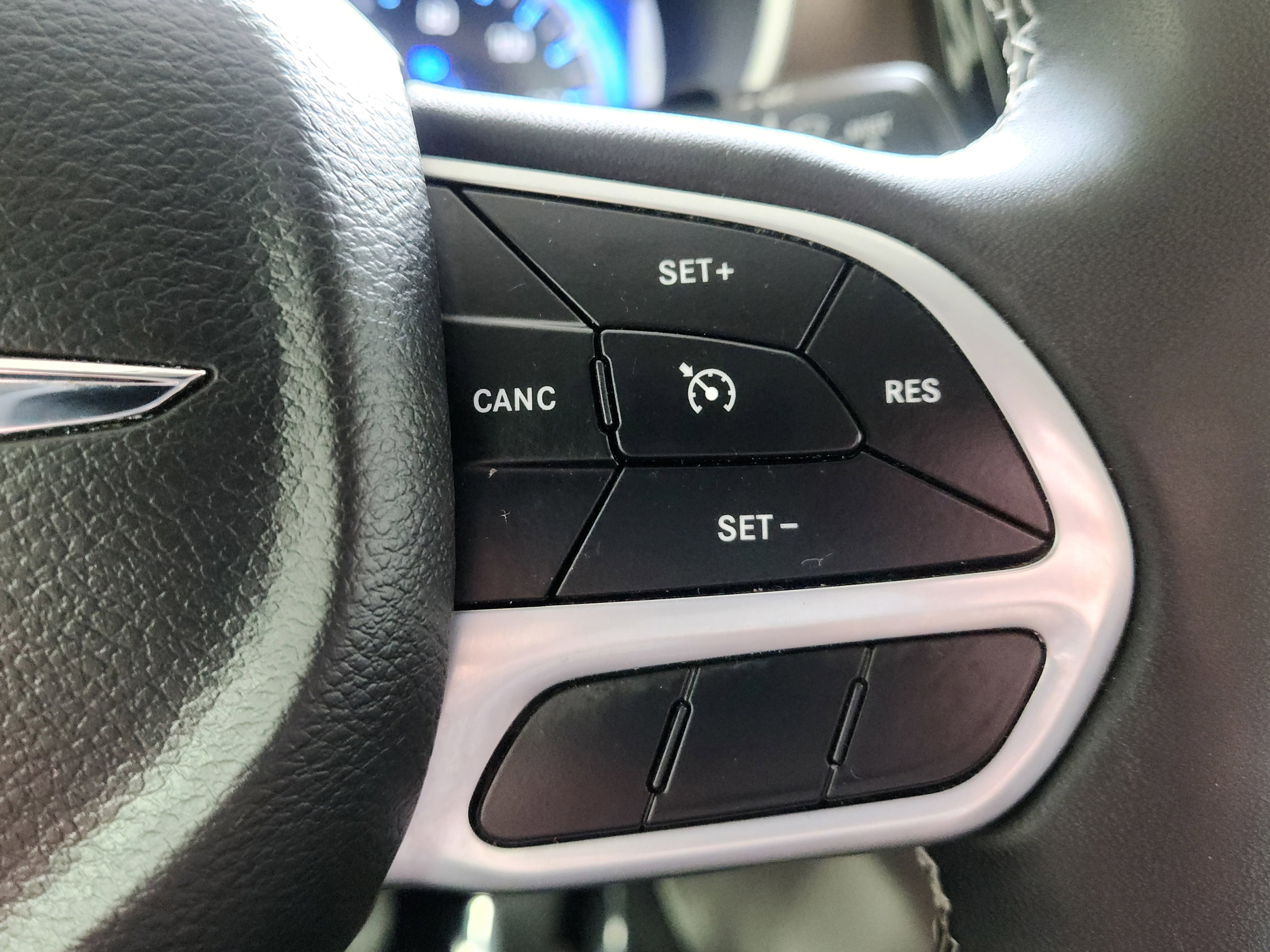 Used 2023 Chrysler Voyager LX FWD image 16