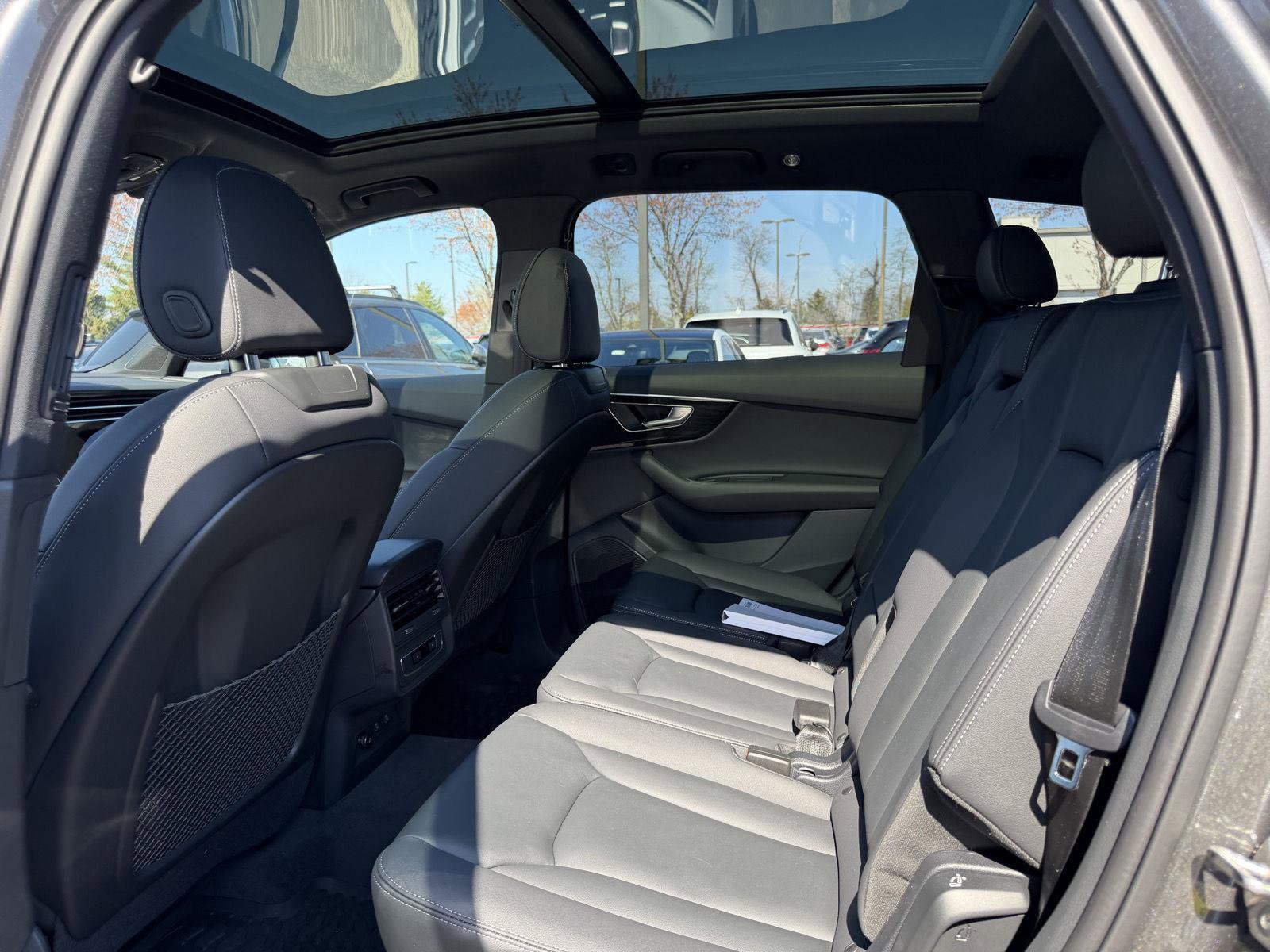 Used 2025 Audi Q7 2.0T Premium w/ Convenience Plus Package image 23