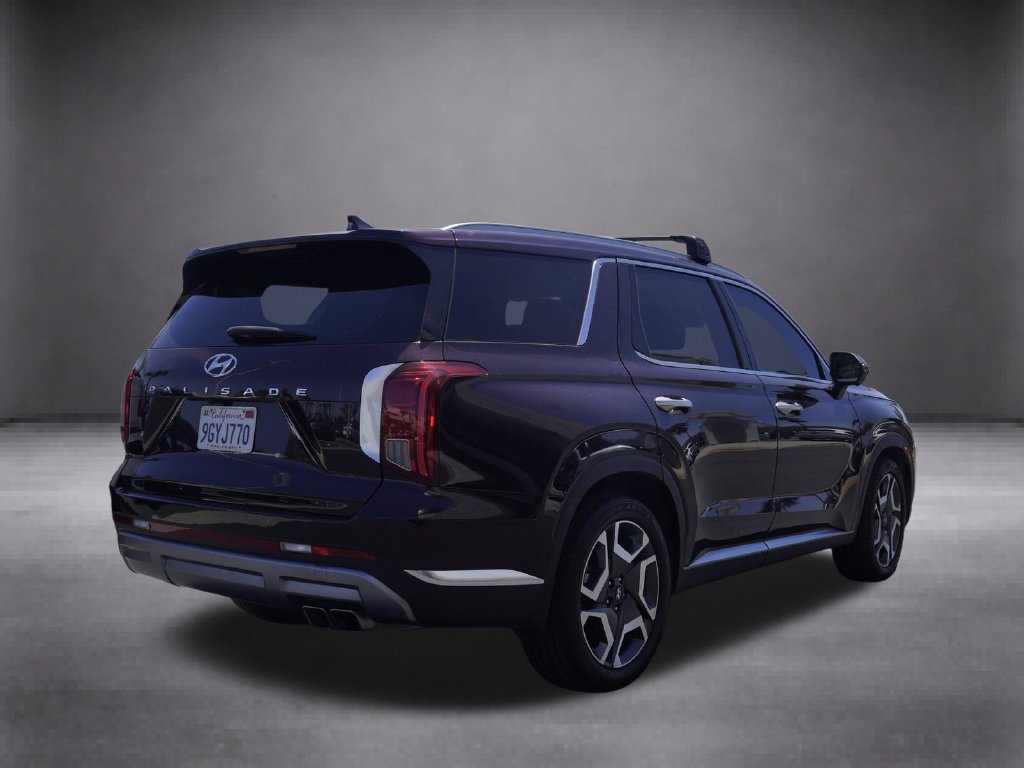 Used 2023 Hyundai Palisade Limited FWD image 4