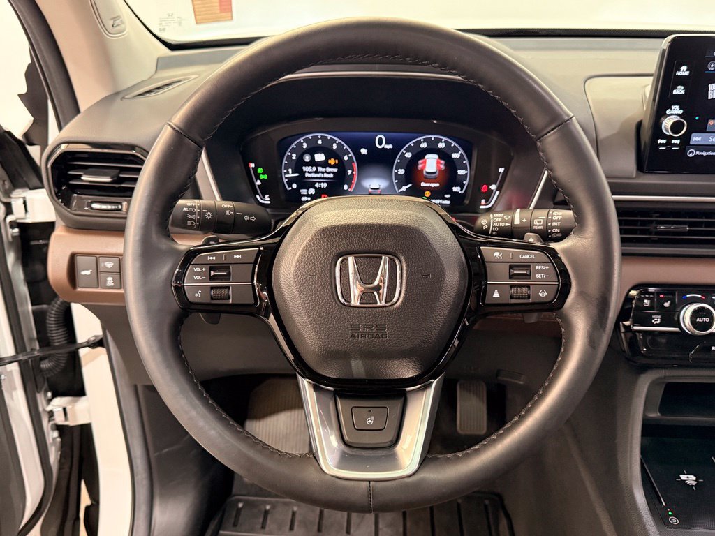 Used 2025 Honda Pilot Elite image 21