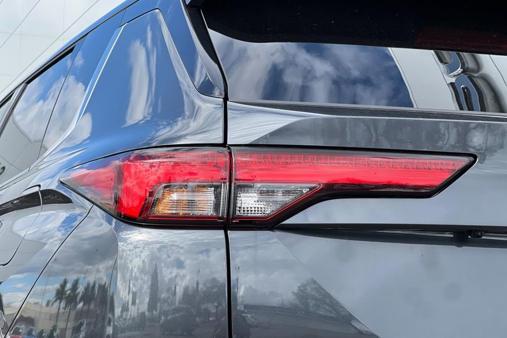 New 2025 Mitsubishi Outlander SEL image 27