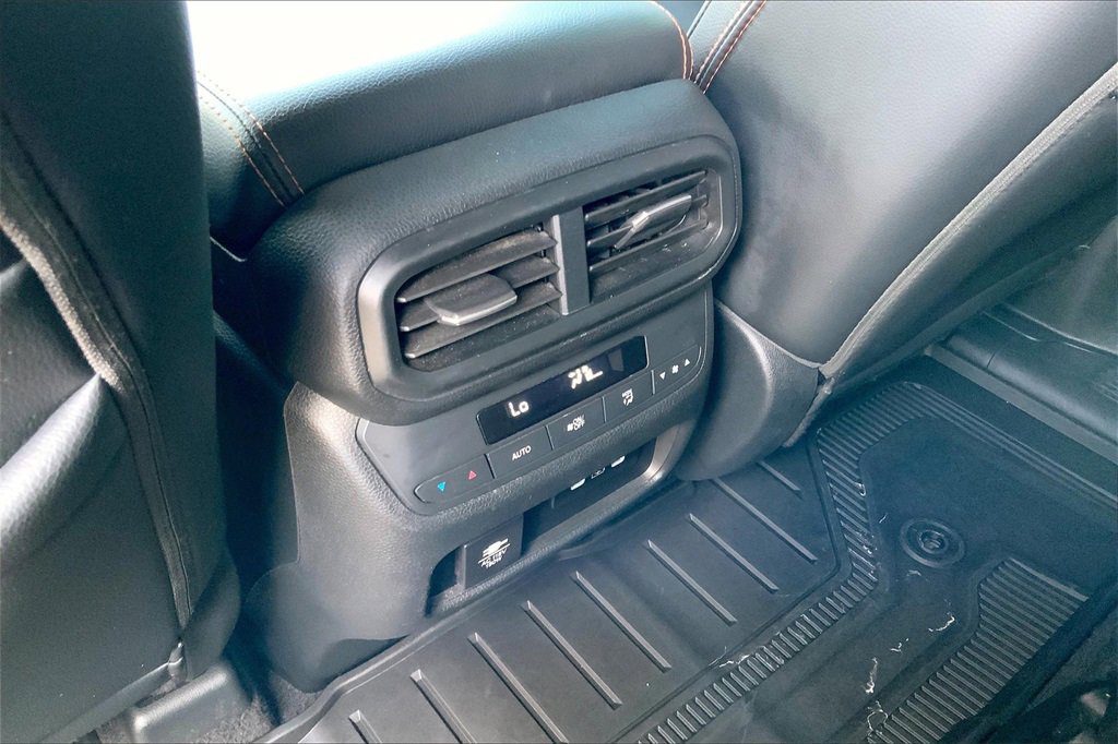 Used 2024 Honda Pilot TrailSport image 38