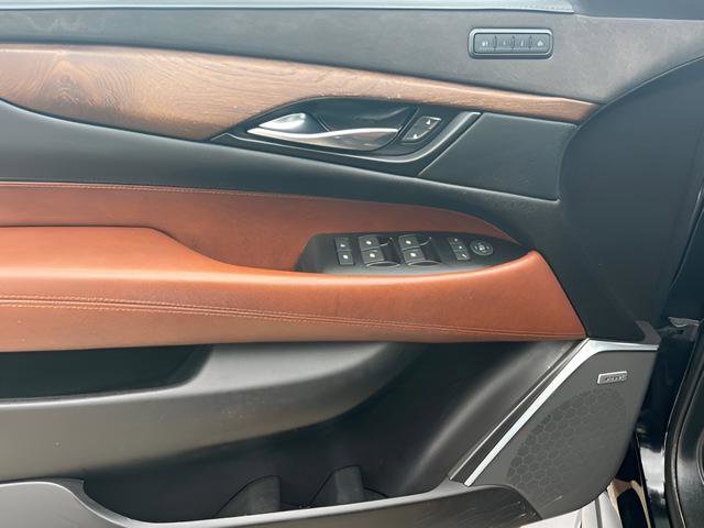Used 2020 Cadillac Escalade Luxury AWD/4WD image 15