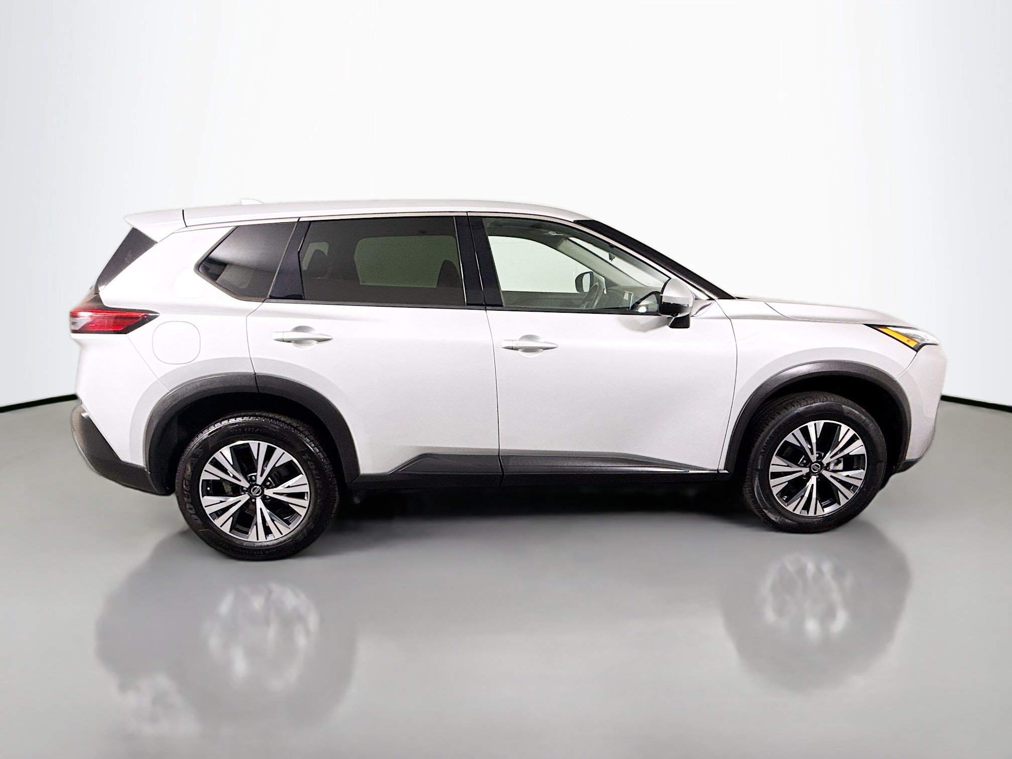 Used 2021 Nissan Rogue SV AWD/4WD image 11