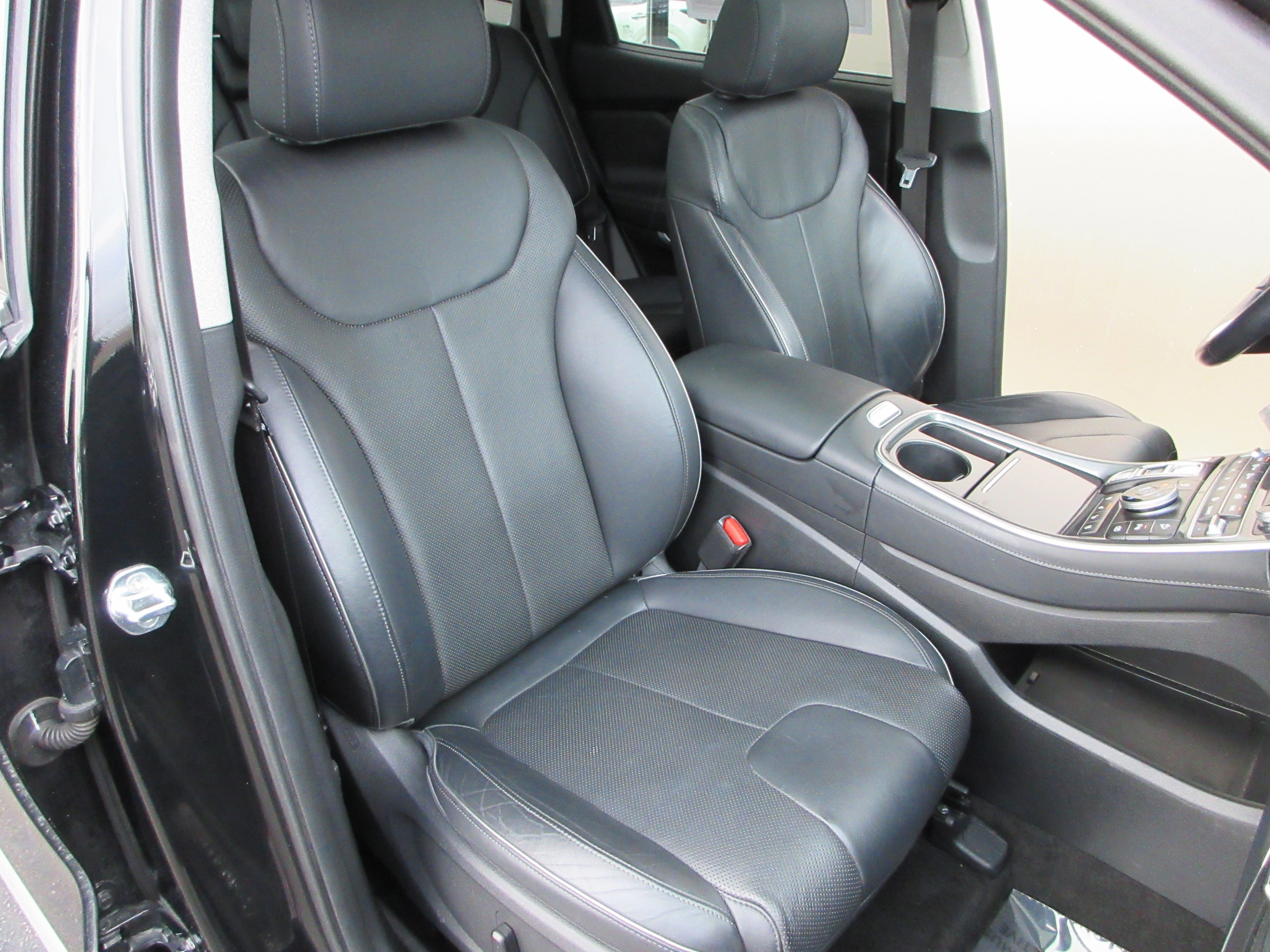 Used 2021 Hyundai Santa Fe Limited AWD/4WD image 27