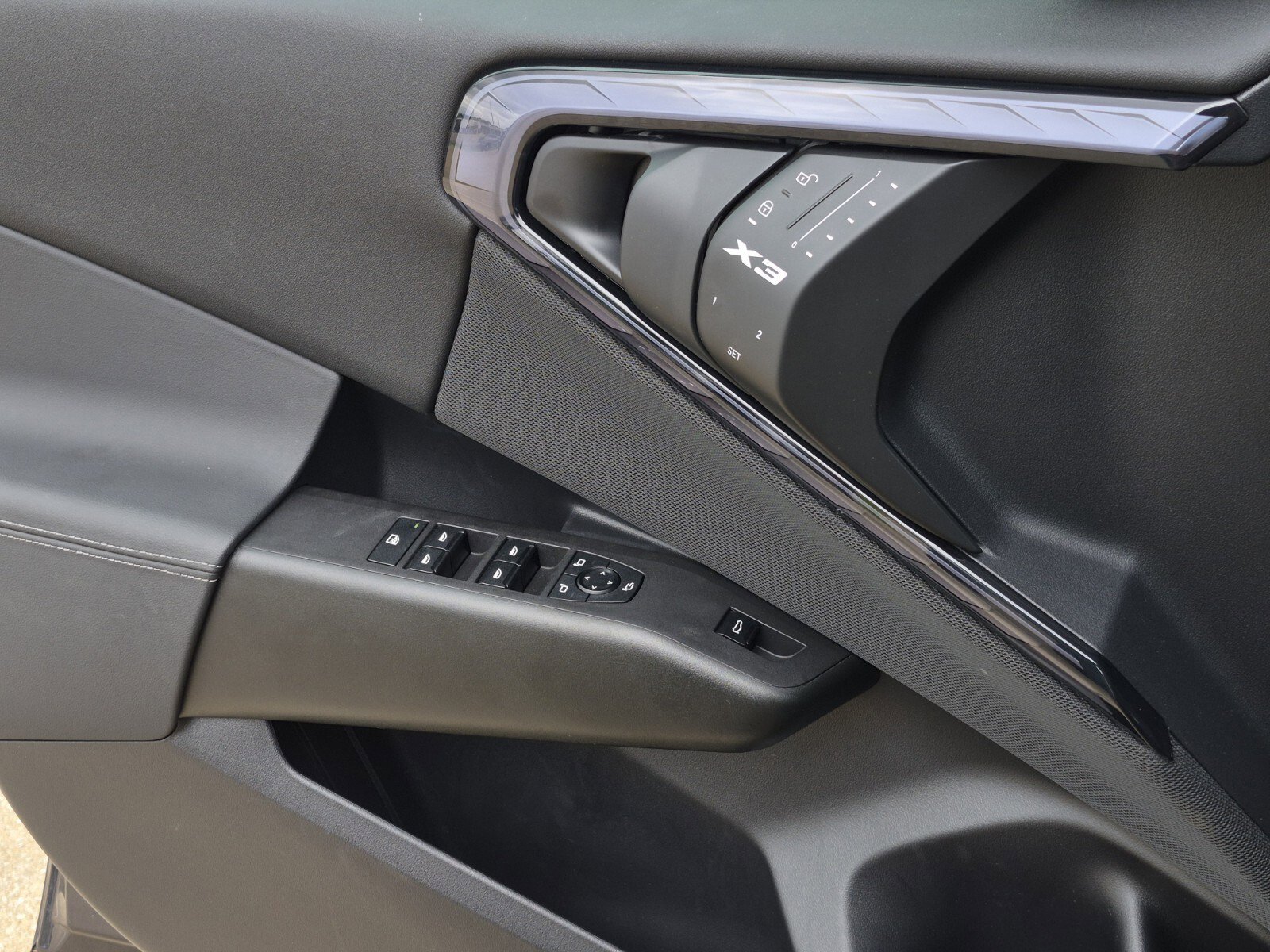 Certified 2025 BMW X3 xDrive30i w/ Convenience Package image 17