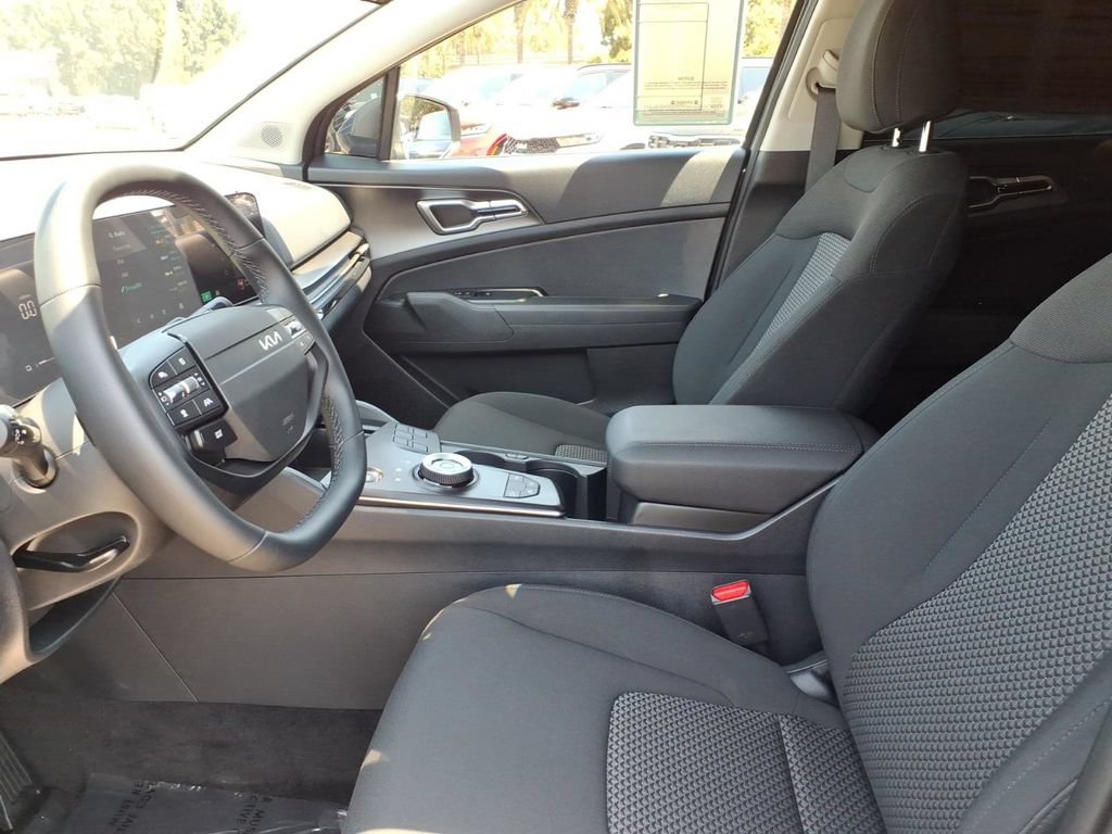 Used 2026 Kia Sportage LX FWD image 12