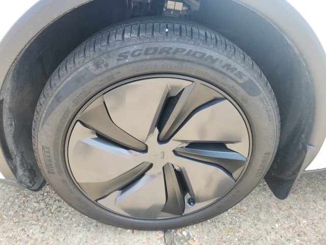 Used 2026 Tesla Model Y Long Range AWD/4WD image 12