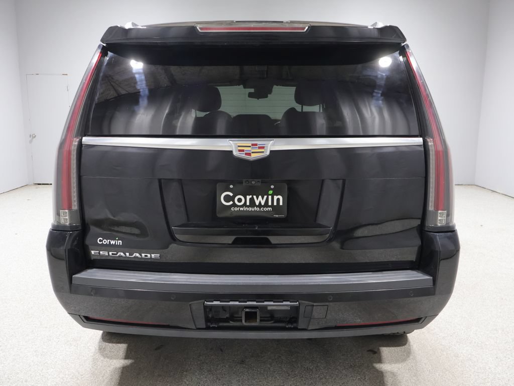 Used 2020 Cadillac Escalade Platinum AWD/4WD image 3