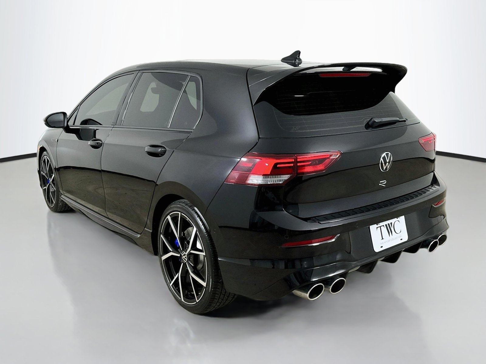 Used 2023 Volkswagen Golf R AWD/4WD image 7