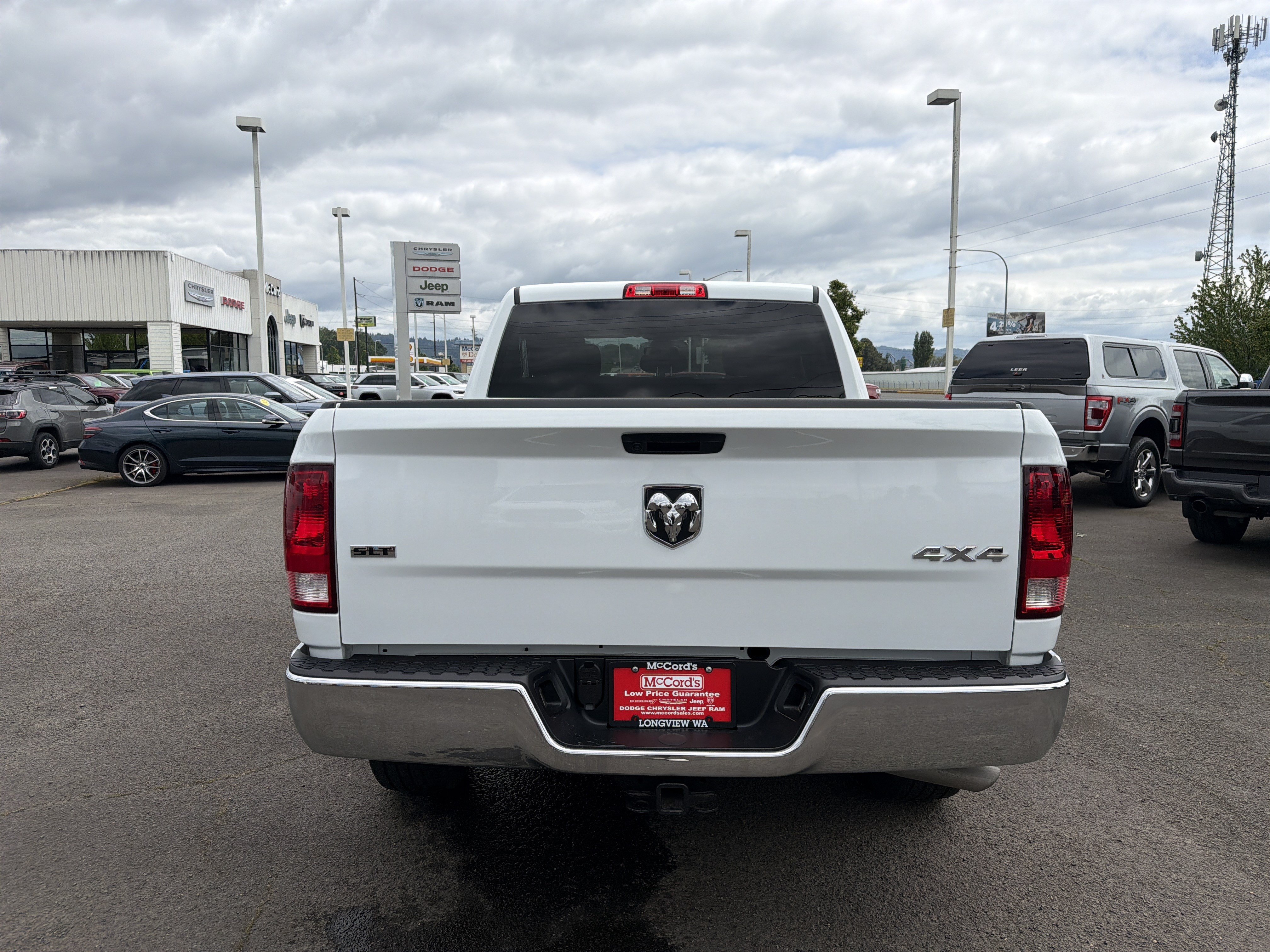 Used 2022 RAM 1500 Classic SLT AWD/4WD image 4