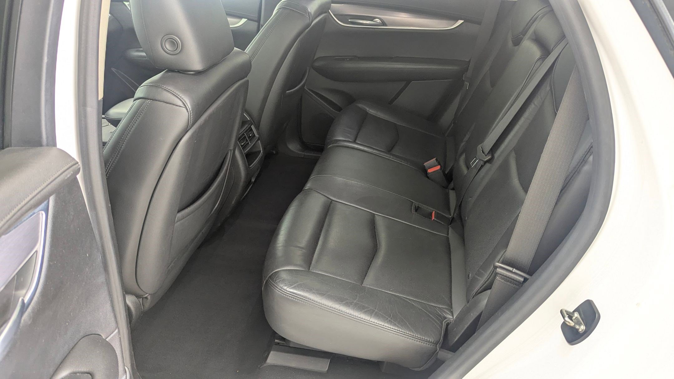 Used 2017 Cadillac XT5 Luxury w/ Driver Awareness Package image 13