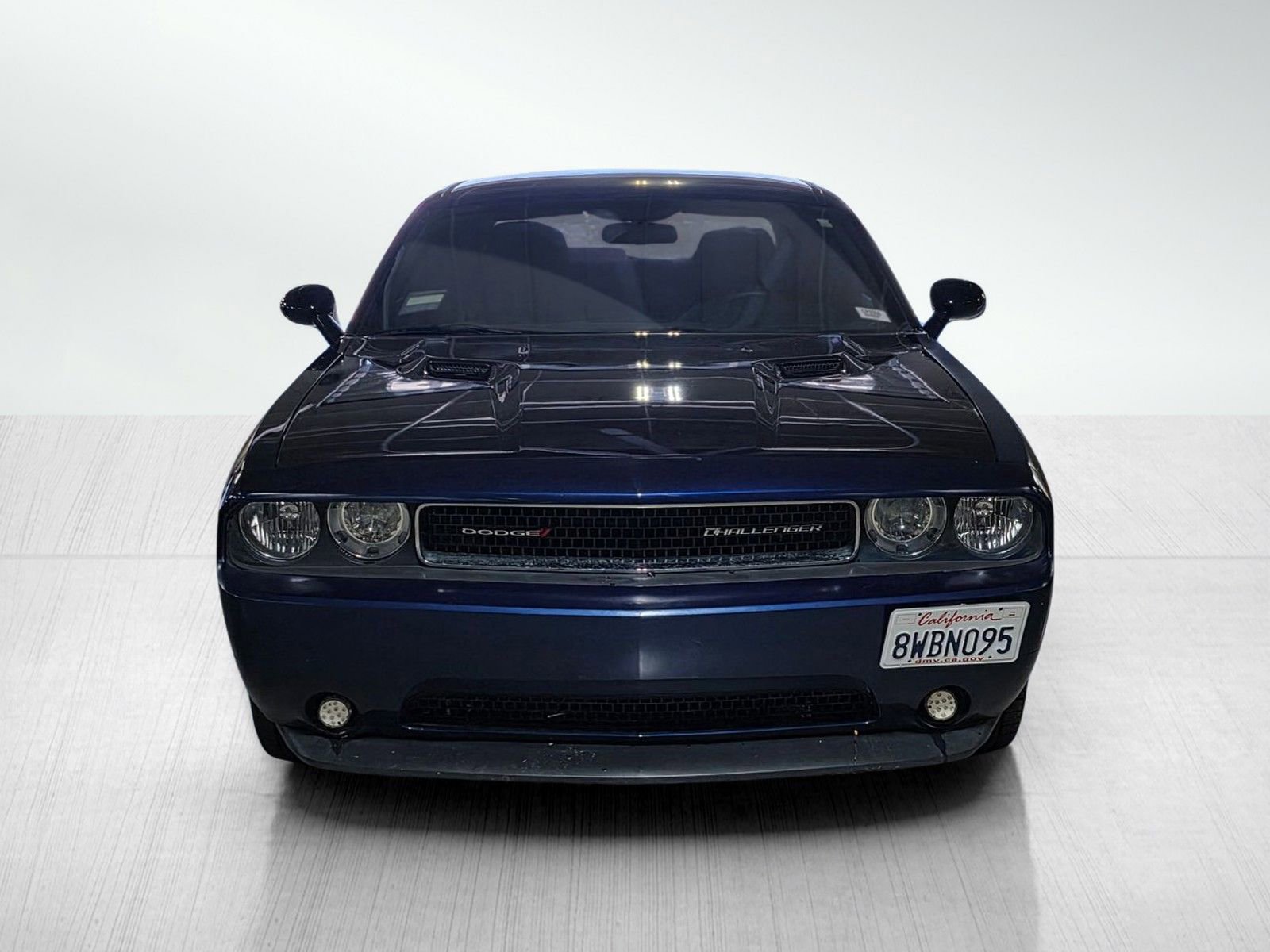 Used 2014 Dodge Challenger SXT image 2