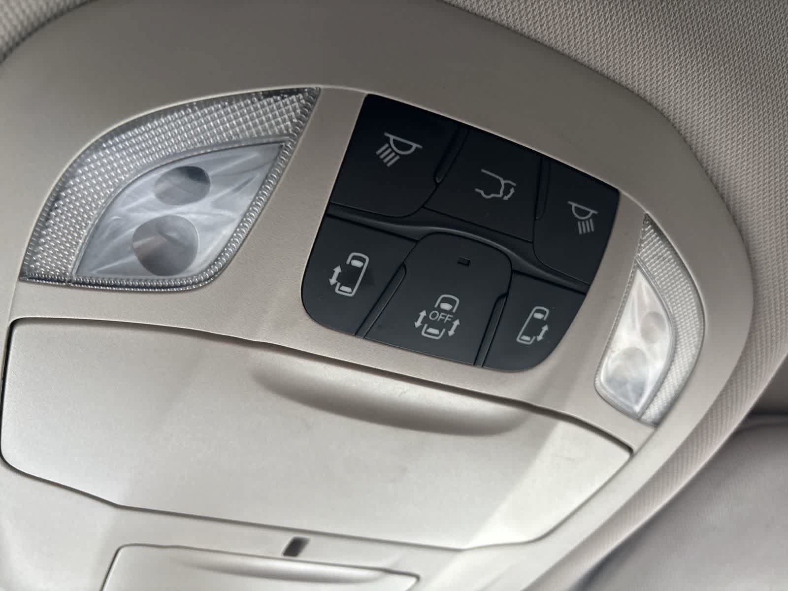 Certified 2020 Chrysler Voyager Lxi FWD image 28