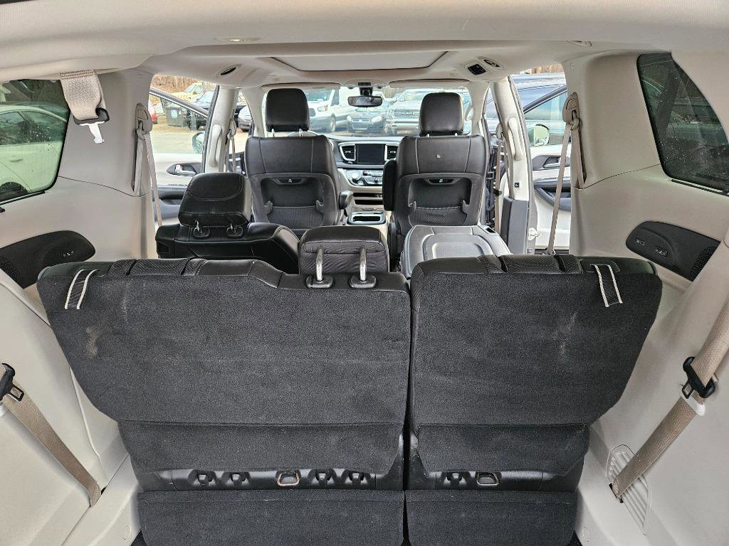 Used 2020 Chrysler Pacifica Limited image 50