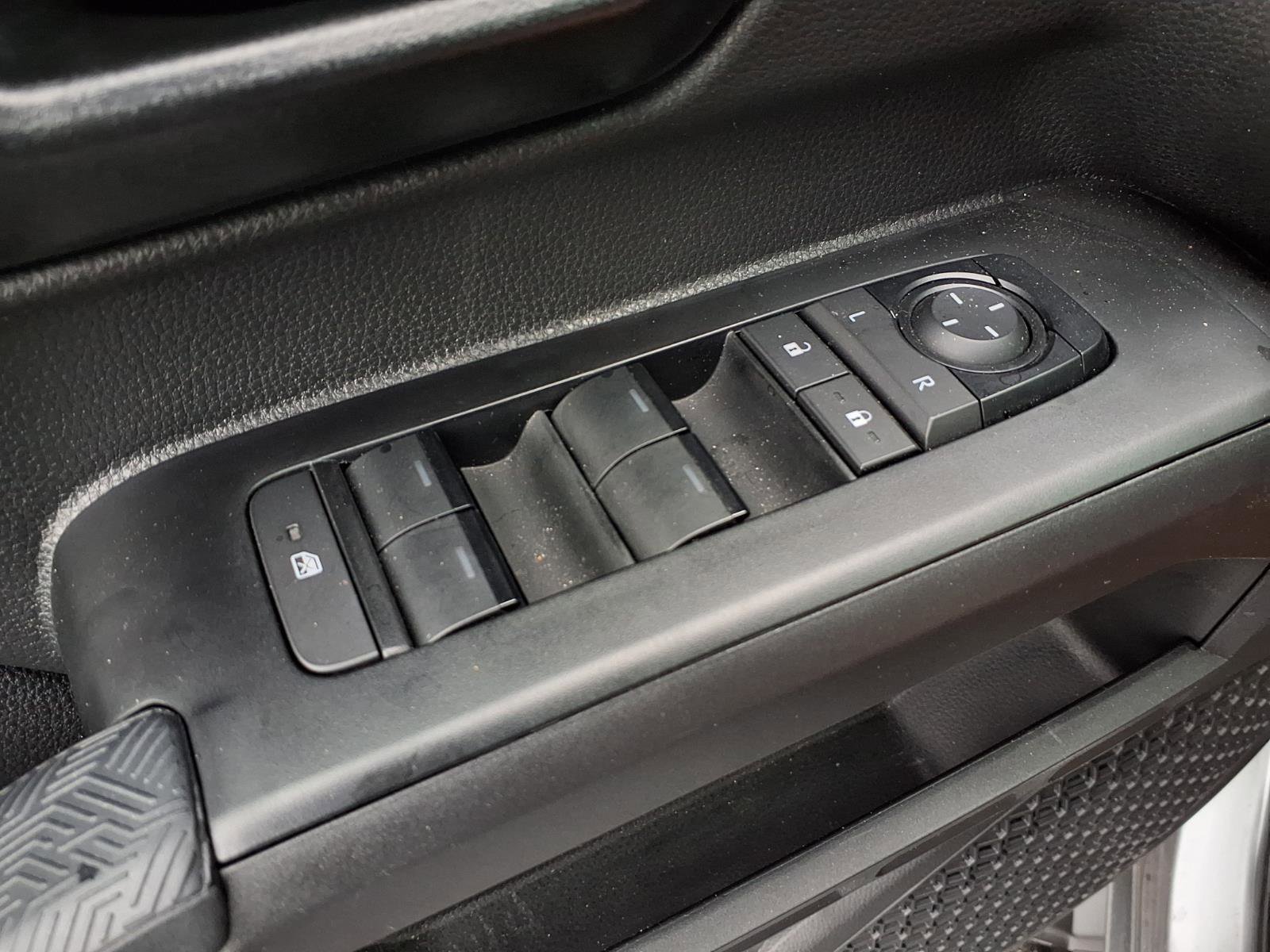 Certified 2025 Toyota Tacoma SR AWD/4WD image 19