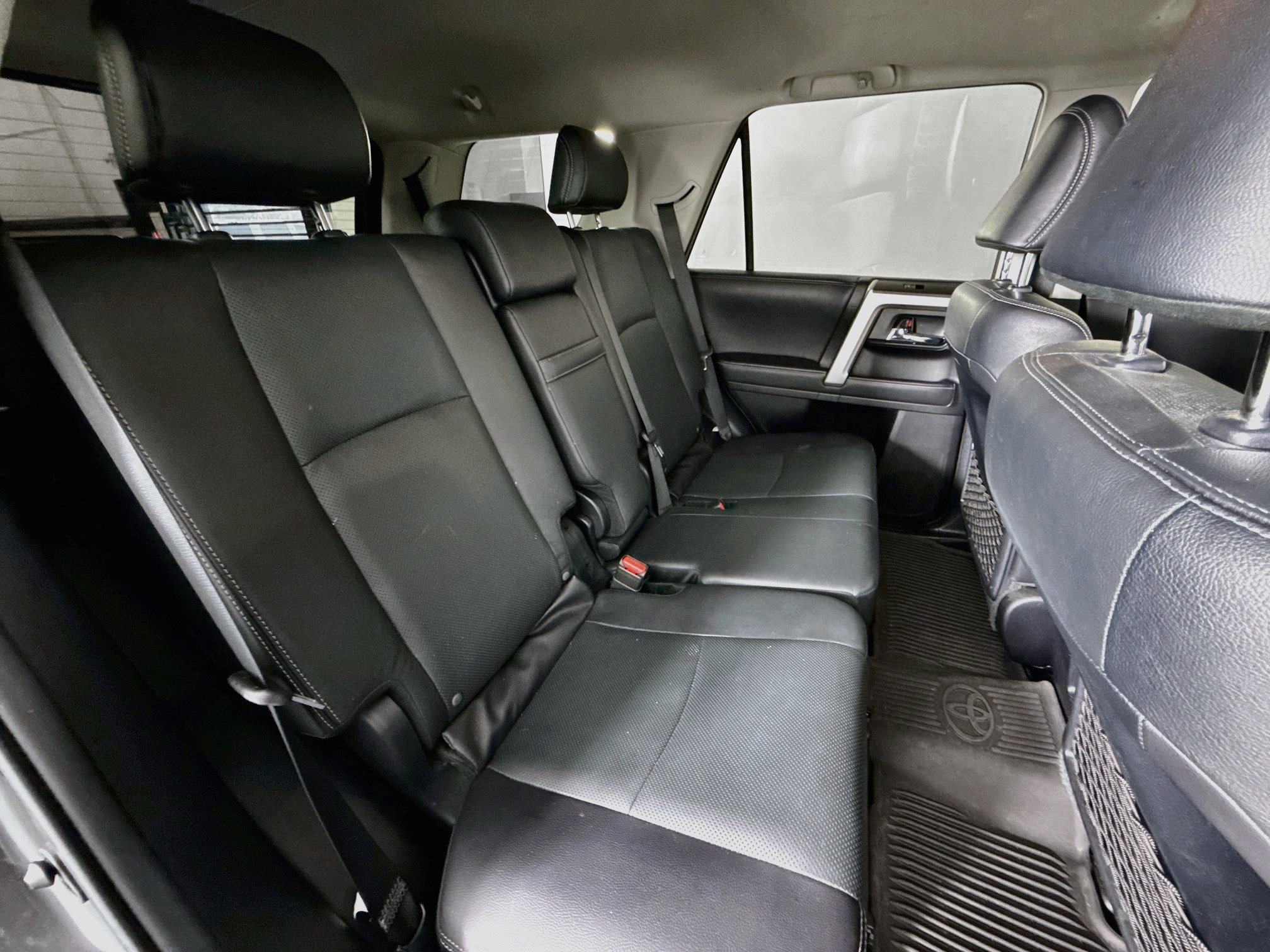 Used 2022 Toyota 4Runner Limited AWD/4WD image 25