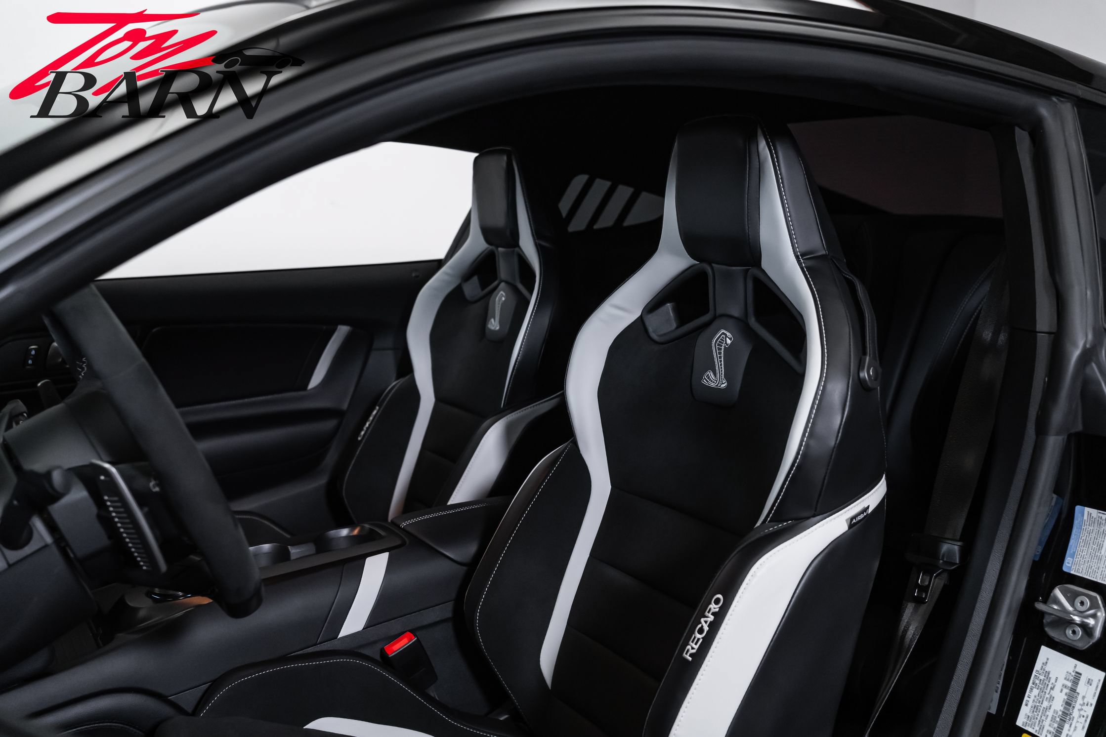 Used 2021 Ford Mustang Shelby GT500 w/ Technology Package RWD image 22