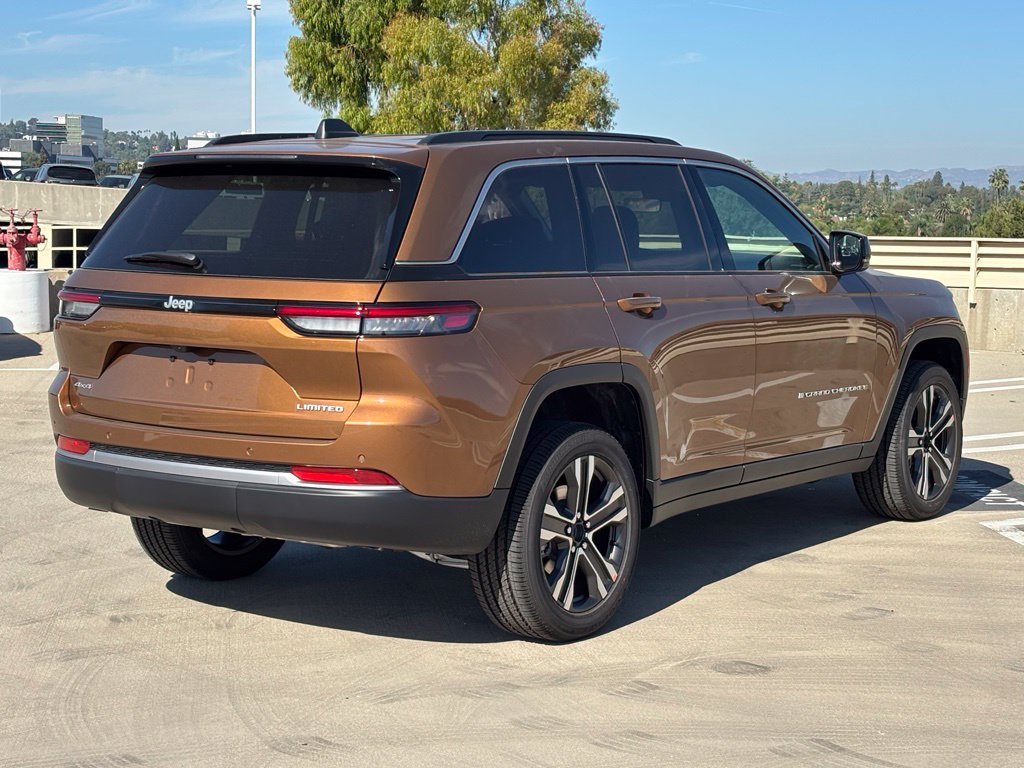 New 2027 Jeep Grand Cherokee Limited AWD/4WD image 3