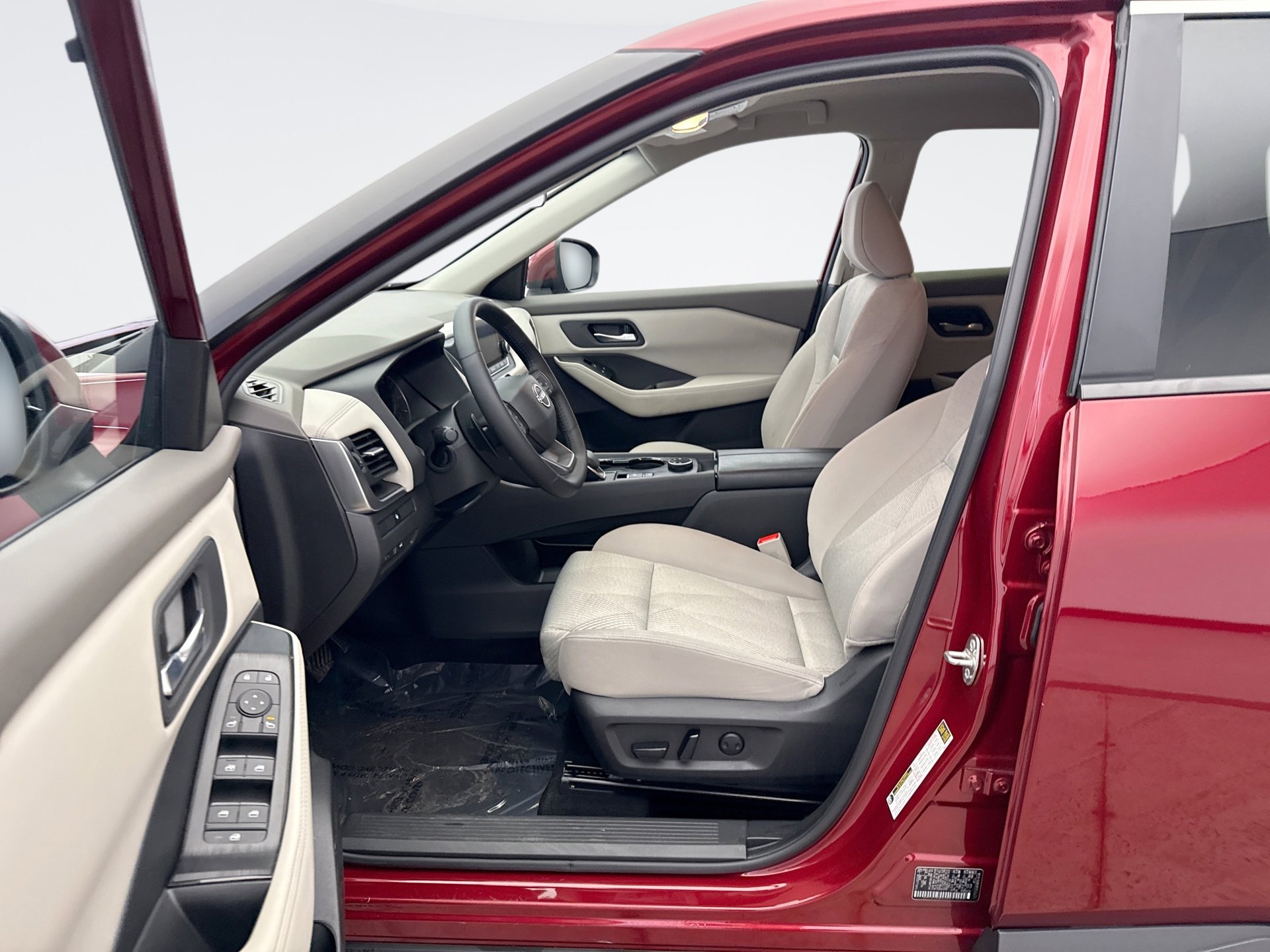 Used 2025 Nissan Rogue SV image 10