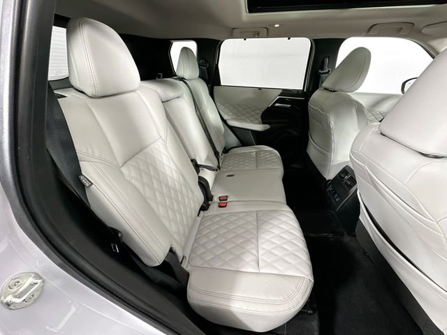 Used 2023 Mitsubishi Outlander SEL AWD/4WD image 27