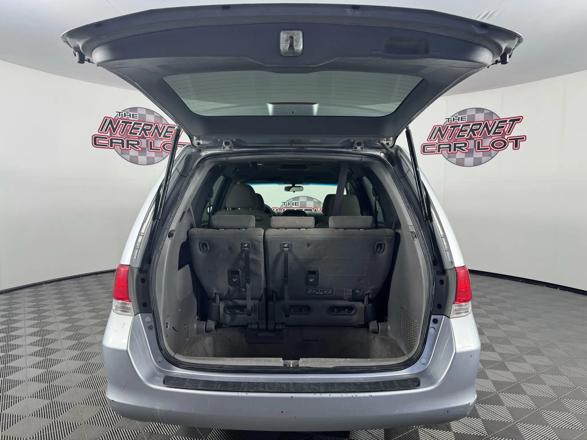 Used 2010 Honda Odyssey EX image 24