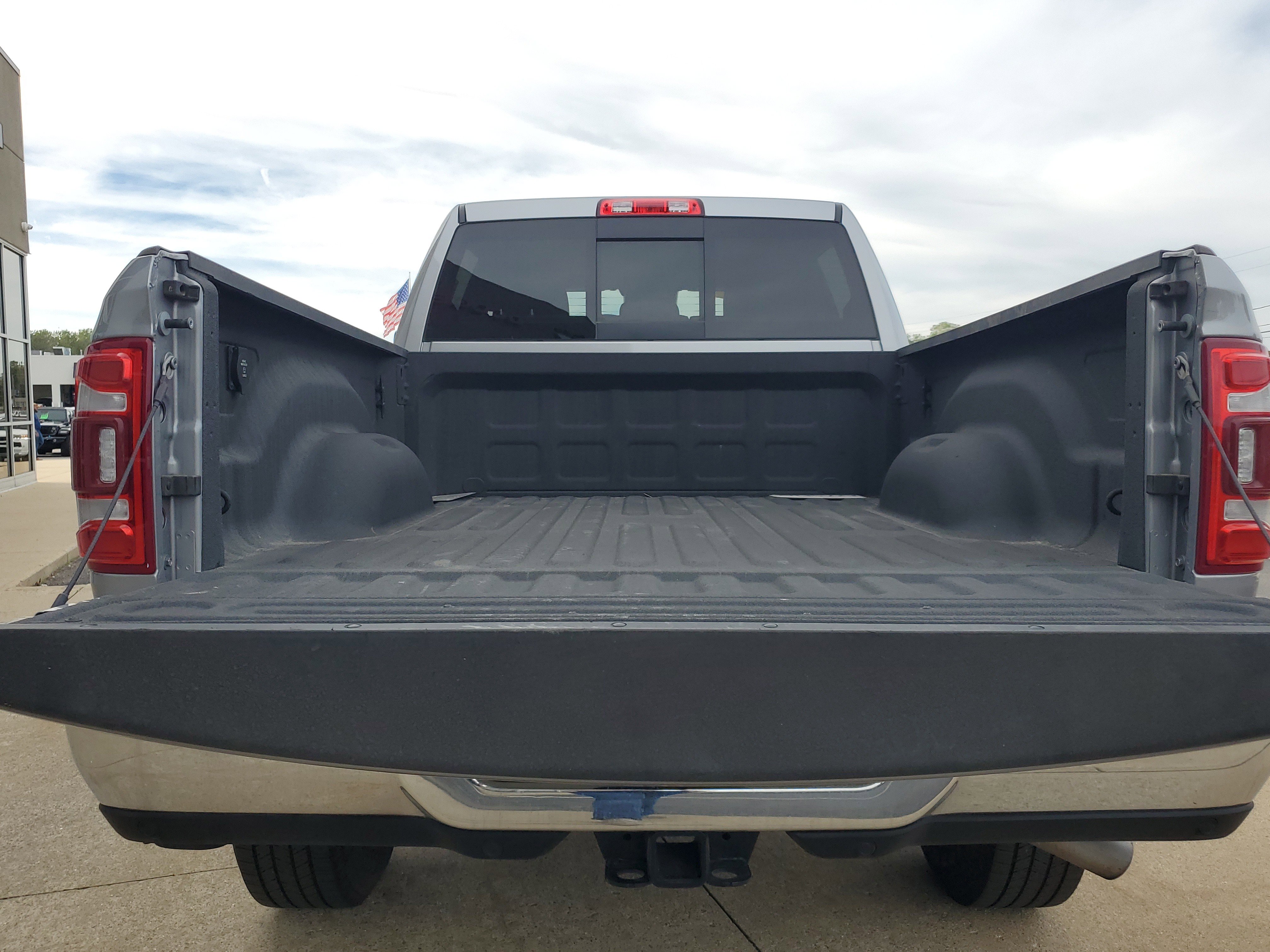 Used 2024 RAM 2500 Big Horn w/ Safety Group image 26