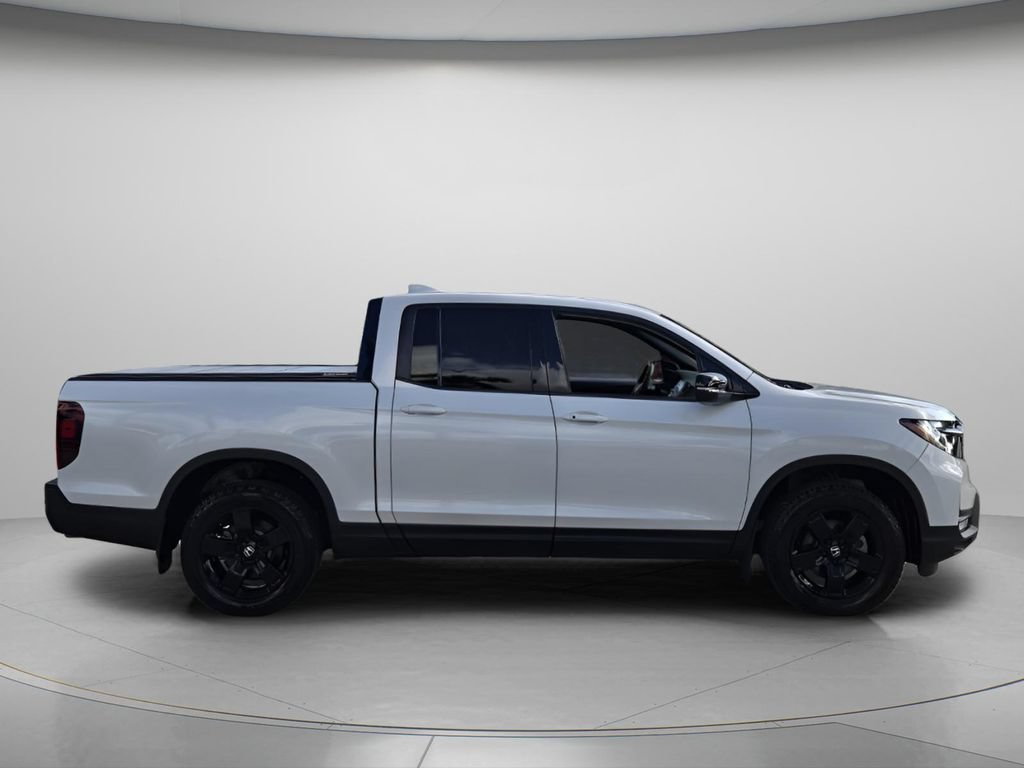 Certified 2025 Honda Ridgeline Black Edition image 3
