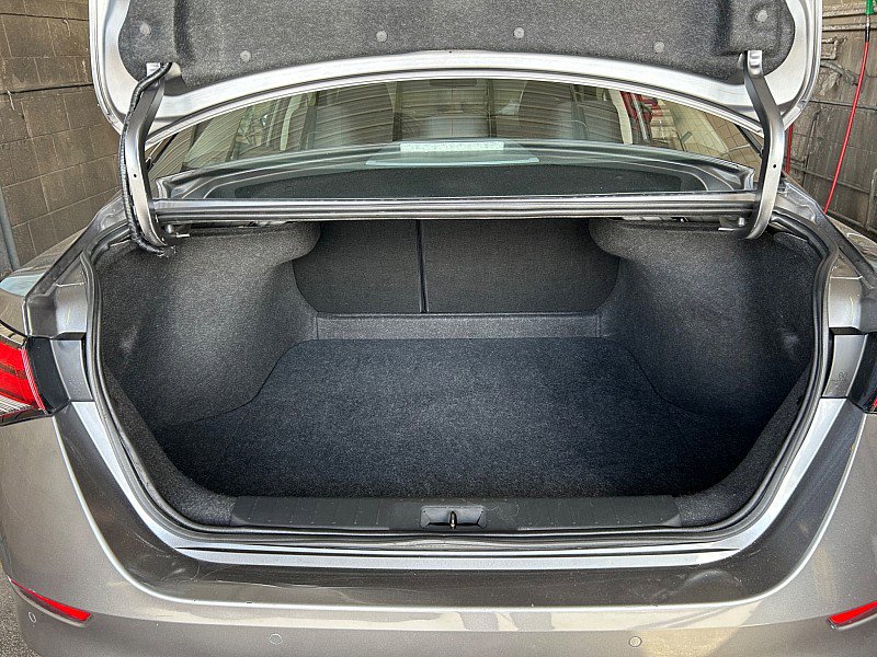 Used 2023 Nissan Sentra SV image 6