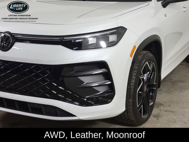 Used 2025 Volkswagen Tiguan SEL R-Line image 9