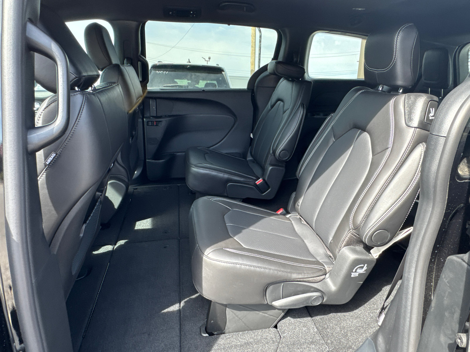 New 2026 Chrysler Pacifica Select FWD image 7