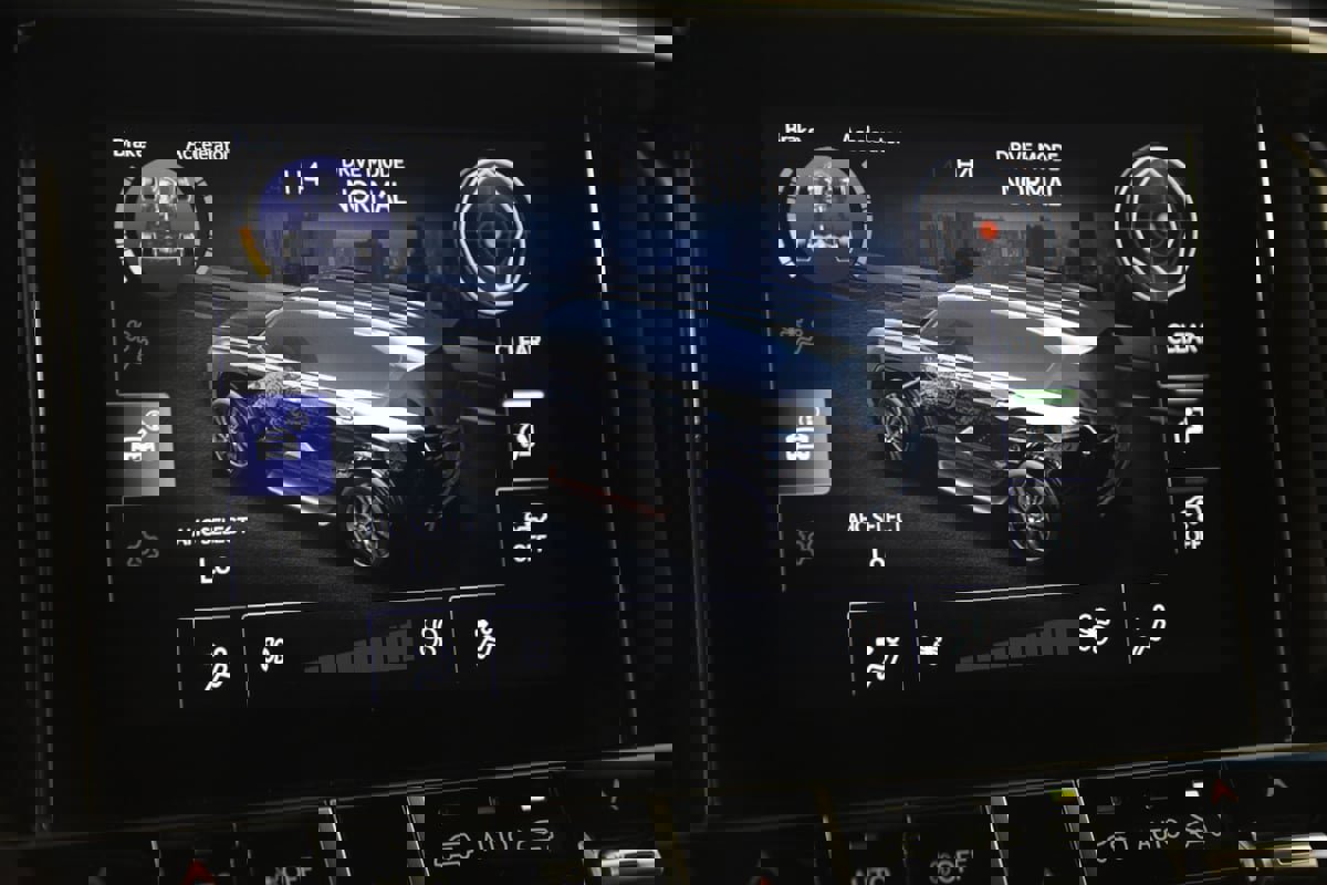 Used 2025 Lexus LX 600 4WD w/ Luxury Package image 39