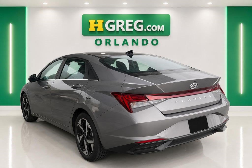 Used 2021 Hyundai Elantra SEL w/ Convenience + Premium Package FWD image 2
