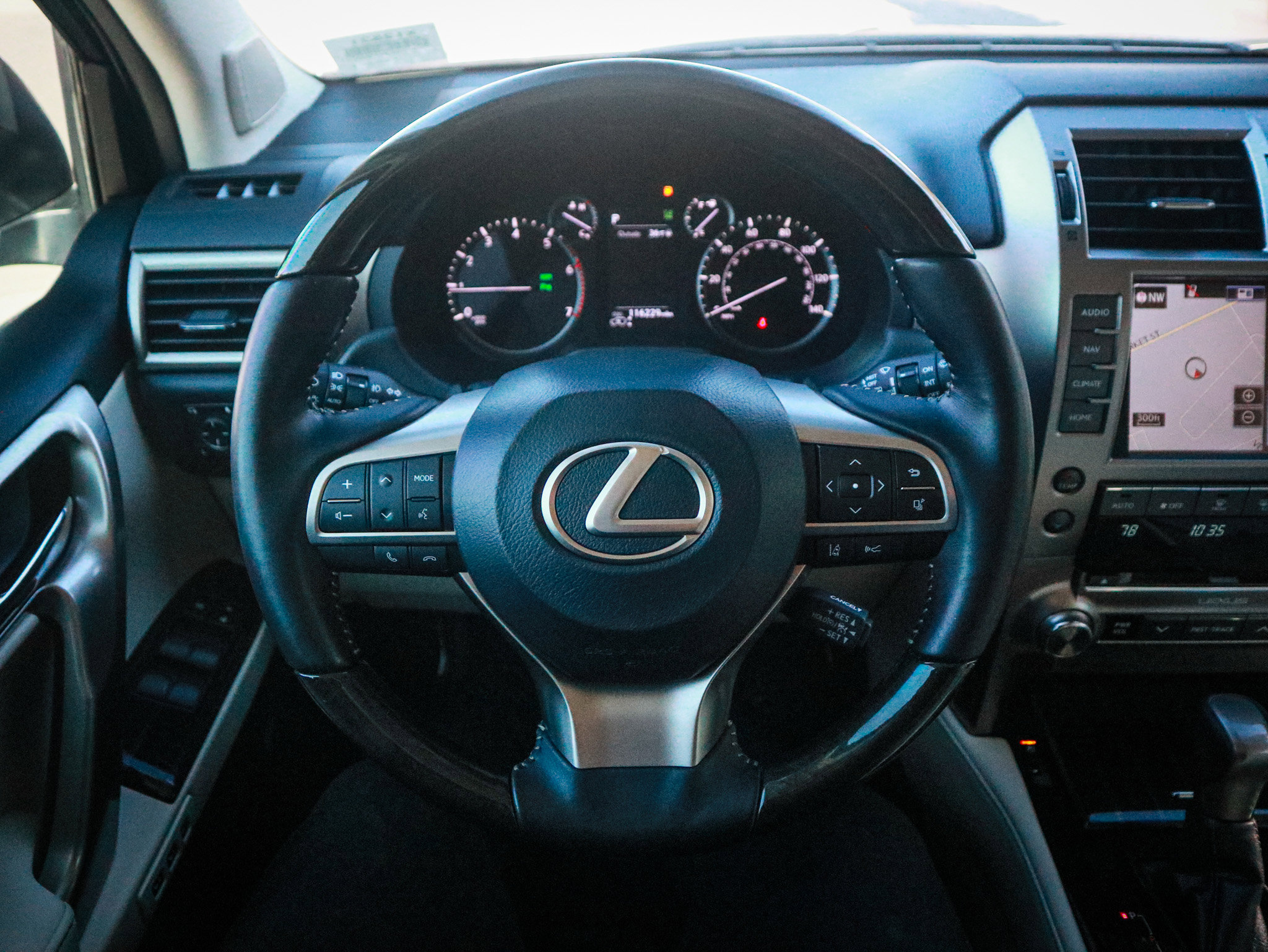 Used 2020 Lexus GX 460 Luxury w/ Accessory Package AWD/4WD image 60