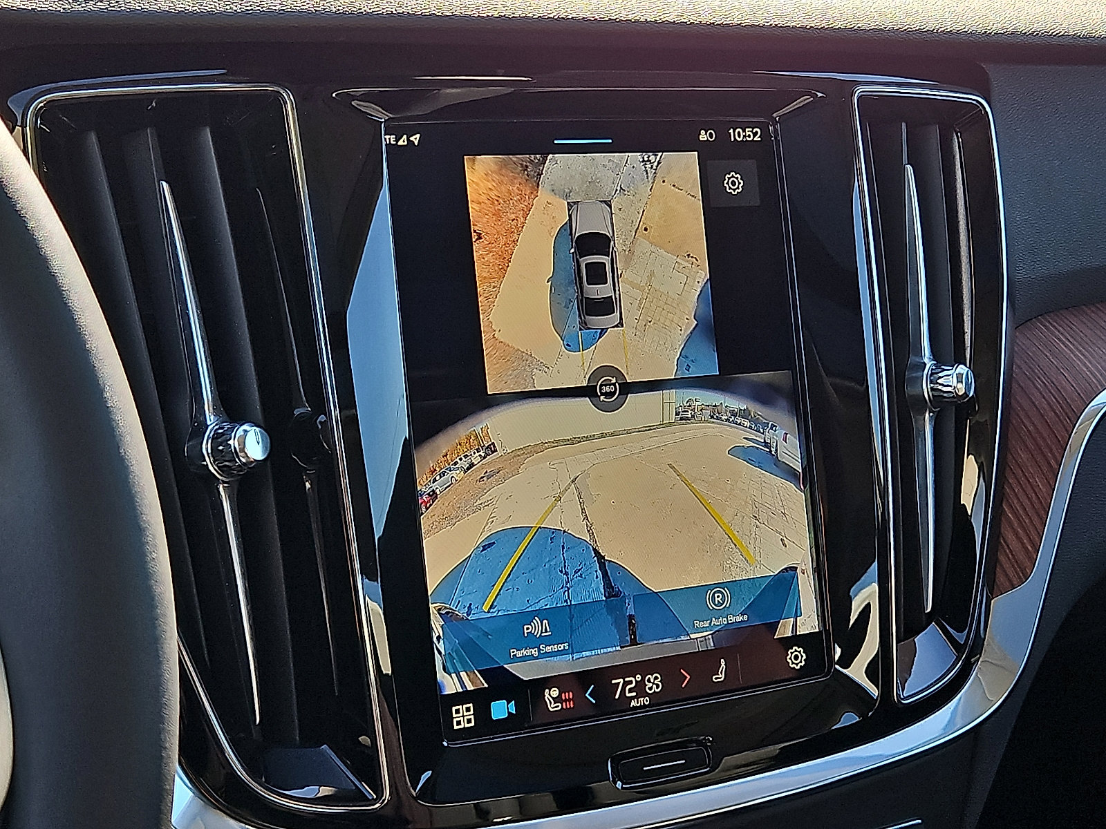 Certified 2025 Volvo S60 B5 Plus image 18