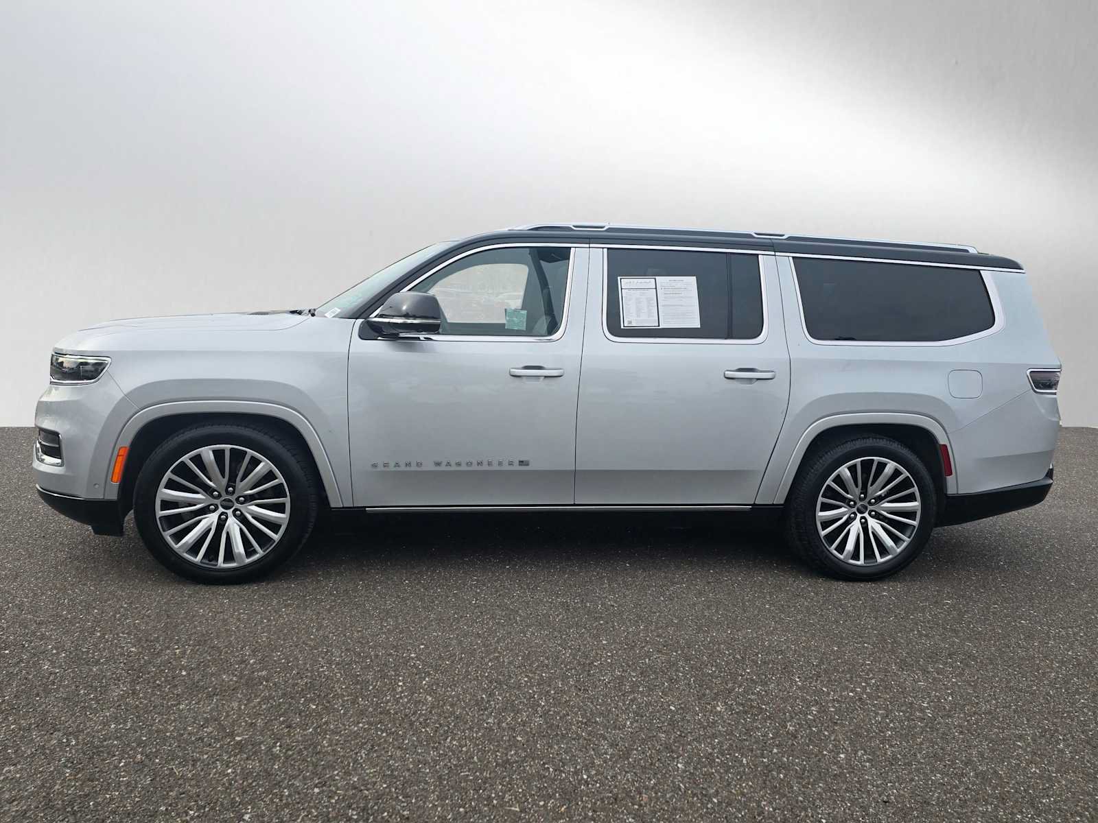 Used 2024 Jeep Grand Wagoneer L Series III AWD/4WD image 6