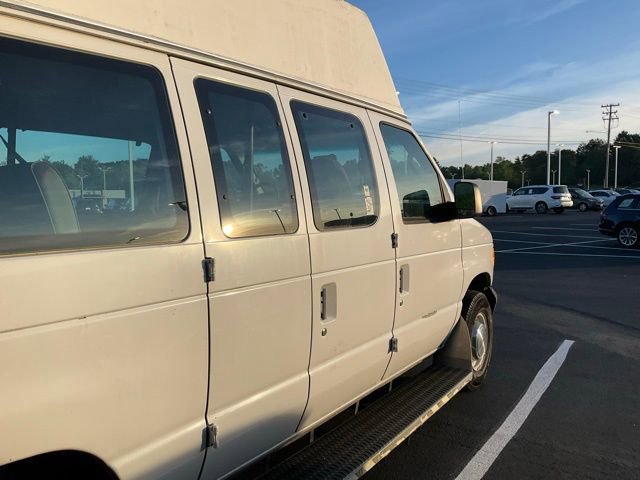 Used 2004 Ford E-350 and Econoline 350 Extended Super Duty RWD image 5