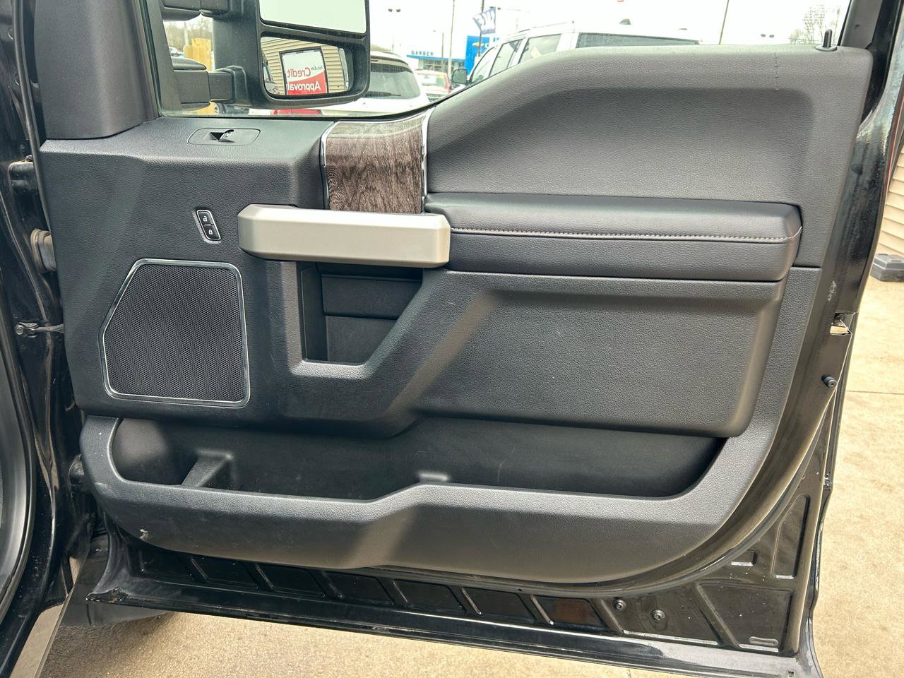 Used 2017 Ford F250 Lariat w/ Lariat Ultimate Package image 16