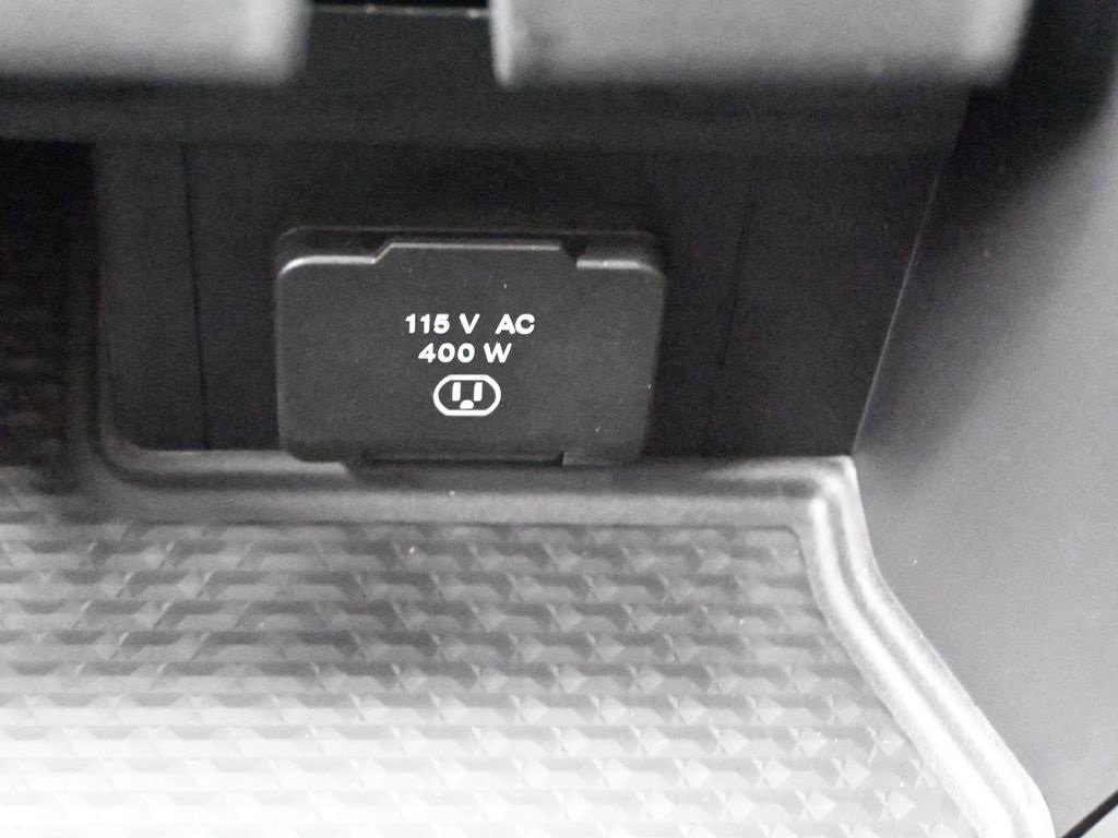 New 2026 RAM 1500 2WD Crew Cab image 4