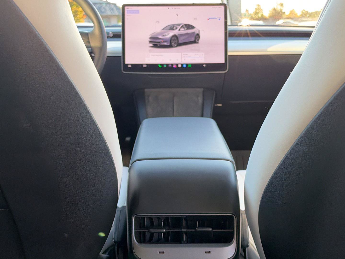 Used 2024 Tesla Model Y Long Range AWD/4WD image 21