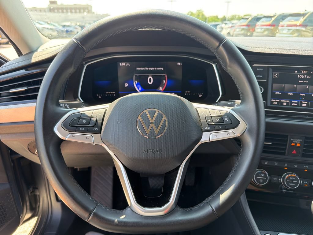 Certified 2023 Volkswagen Jetta SE FWD image 11