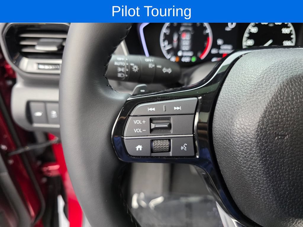 Used 2025 Honda Pilot Touring image 21