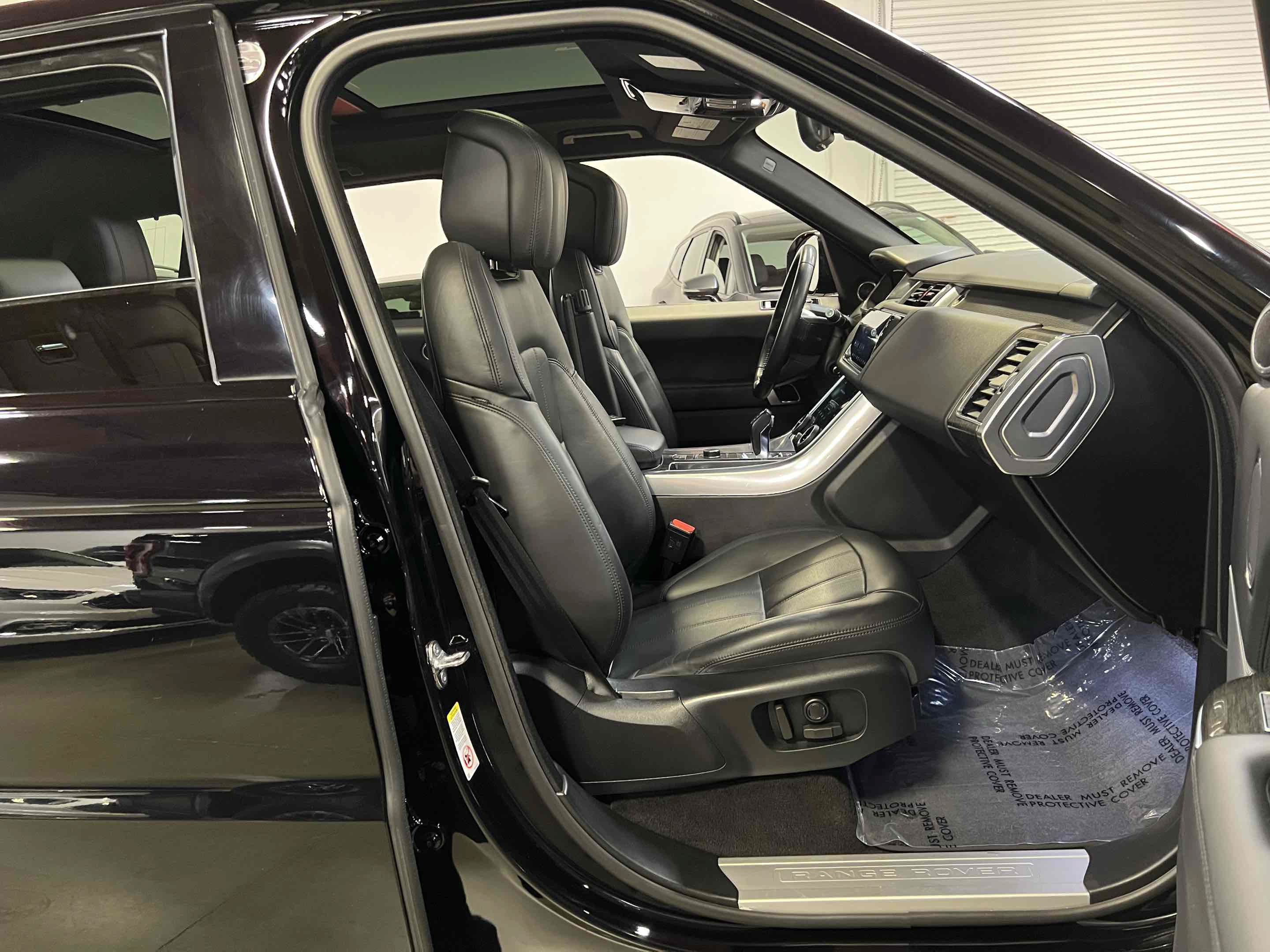 Used 2019 Land Rover Range Rover Sport HSE AWD/4WD image 27