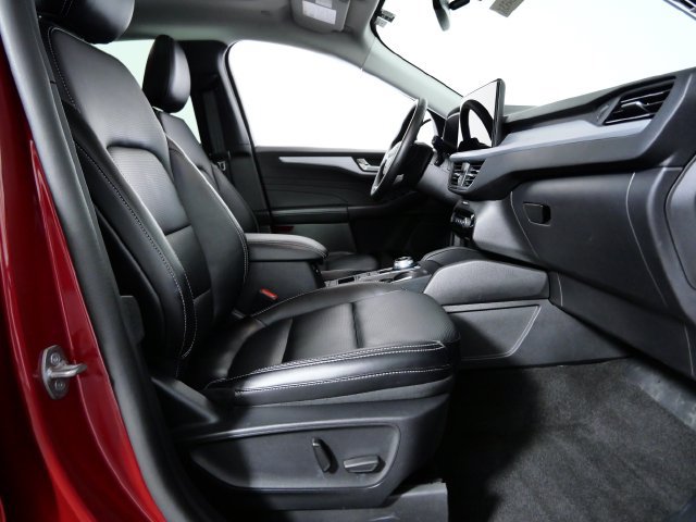 Certified 2025 Ford Escape Platinum AWD/4WD image 11