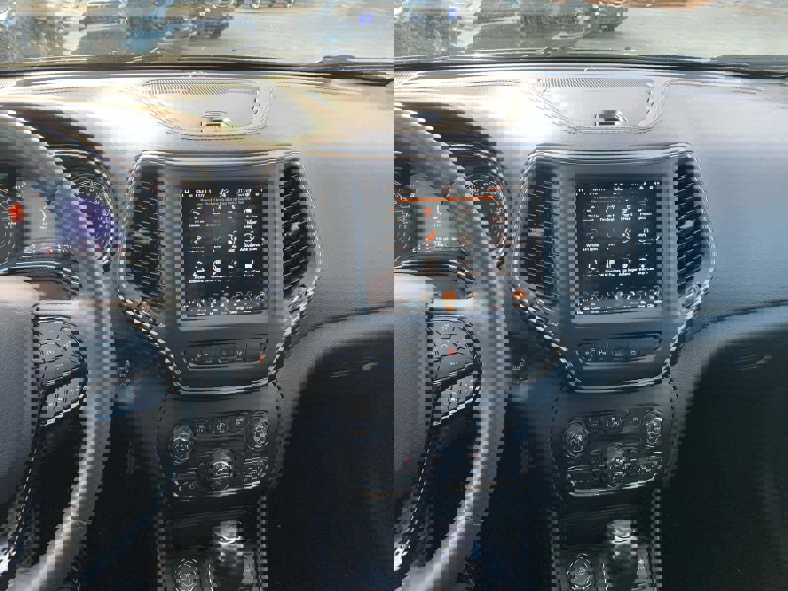 Used 2023 Jeep Cherokee Altitude Lux image 24