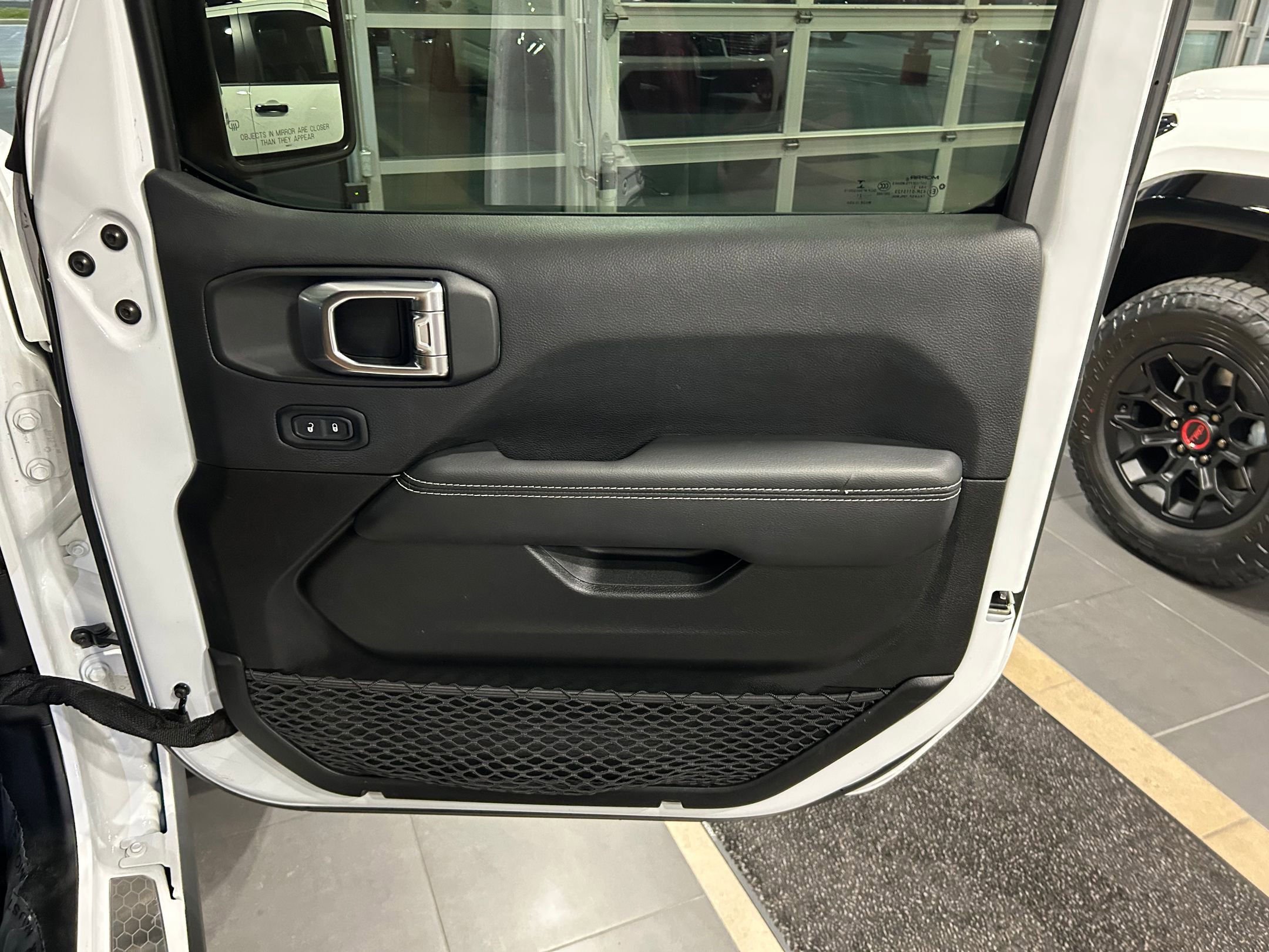 Used 2021 Jeep Wrangler Unlimited Rubicon 4xe w/ Steel Bumper Group image 26