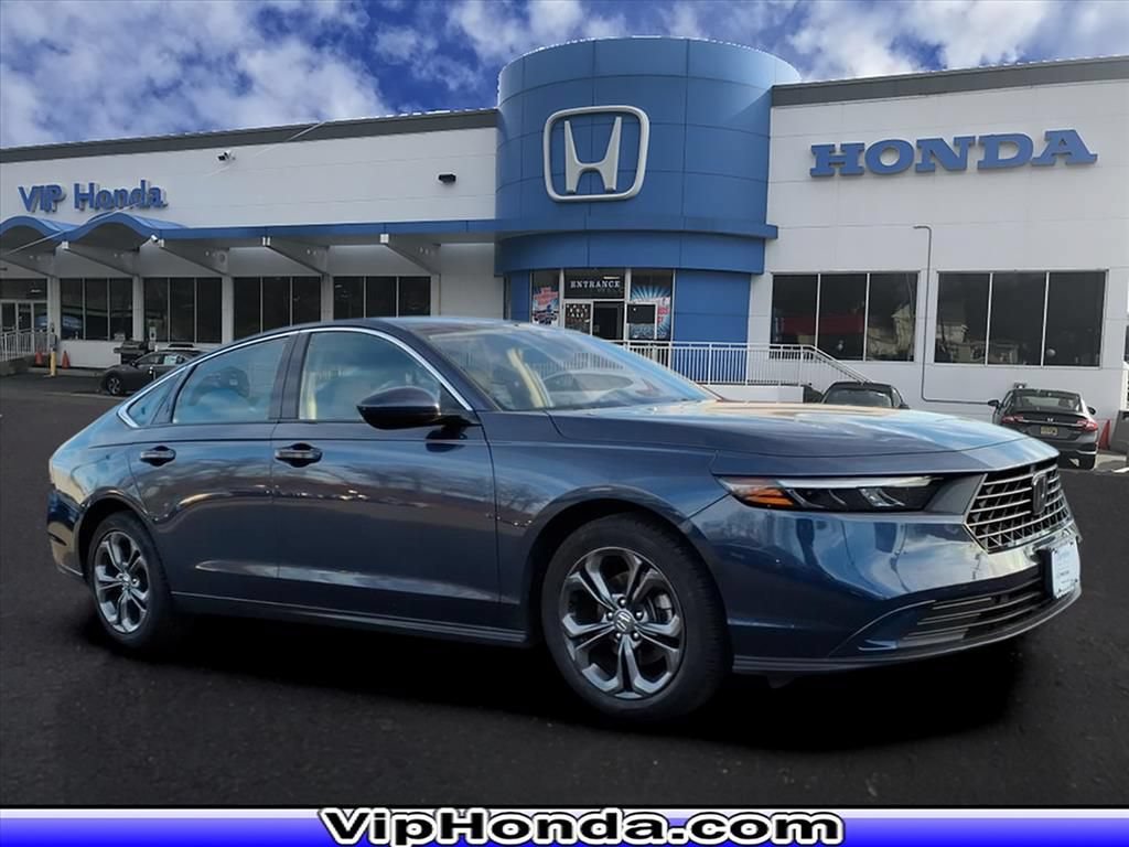 Used 2023 Honda Accord EX image 1